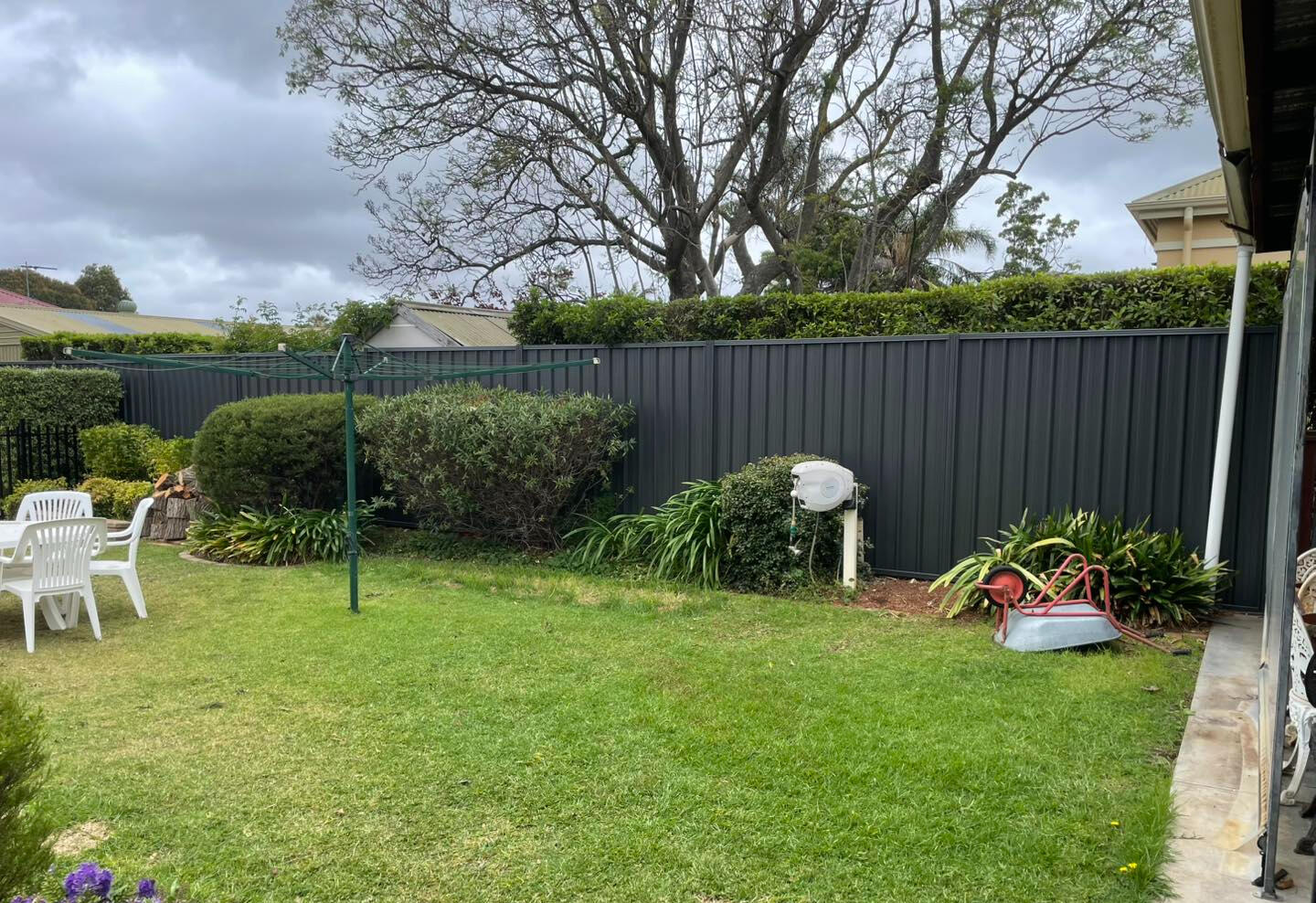 COLORBOND GOOD NEIGHBOUR